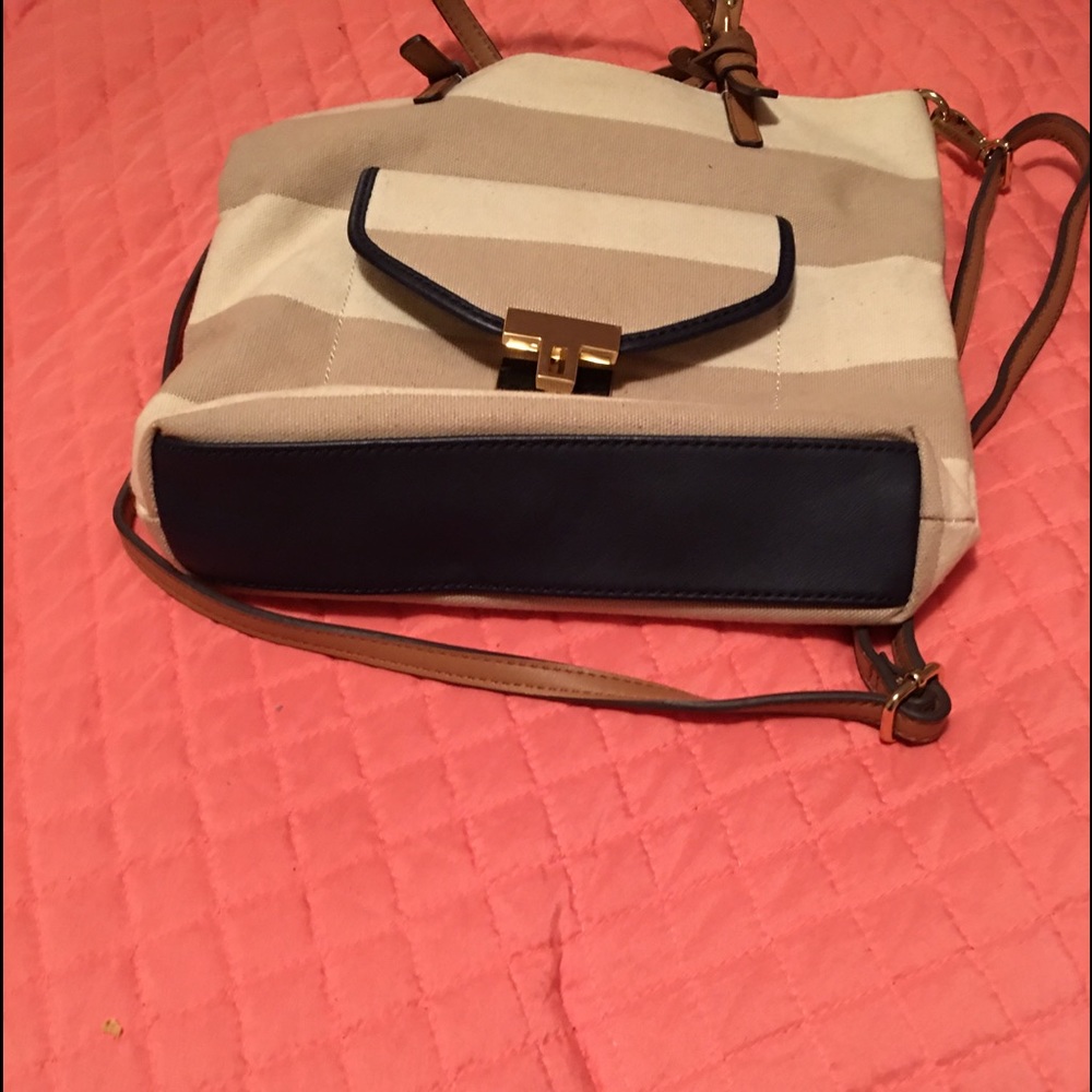 Tommy Hilger cross body purse